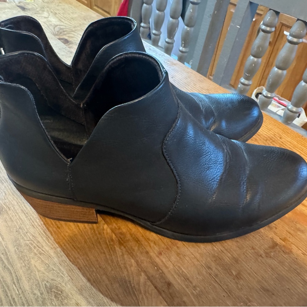 b.o.c. Black Ankle Boots with Tan Heel